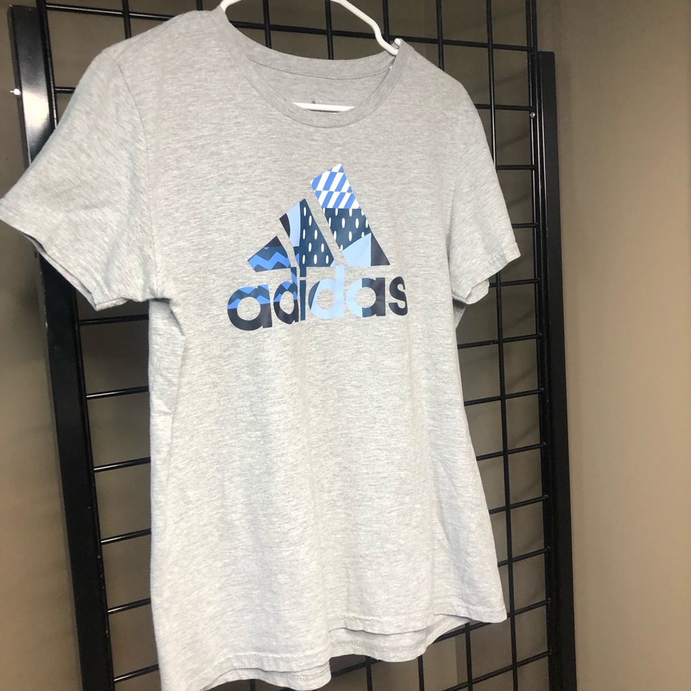 Adidas tee 💎
